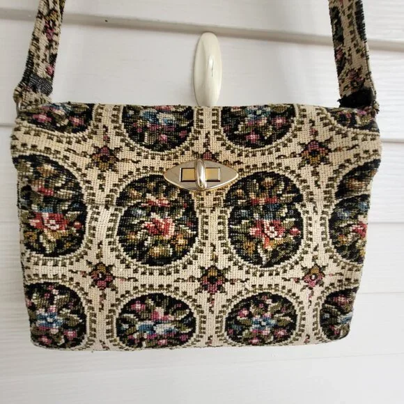 Vintage 60s/70s floral designed Tapestry fabric handbag - Picture 2 of 11